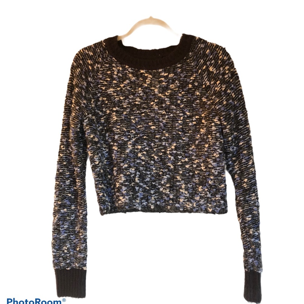 Knit cropped sweater black hem and textured body